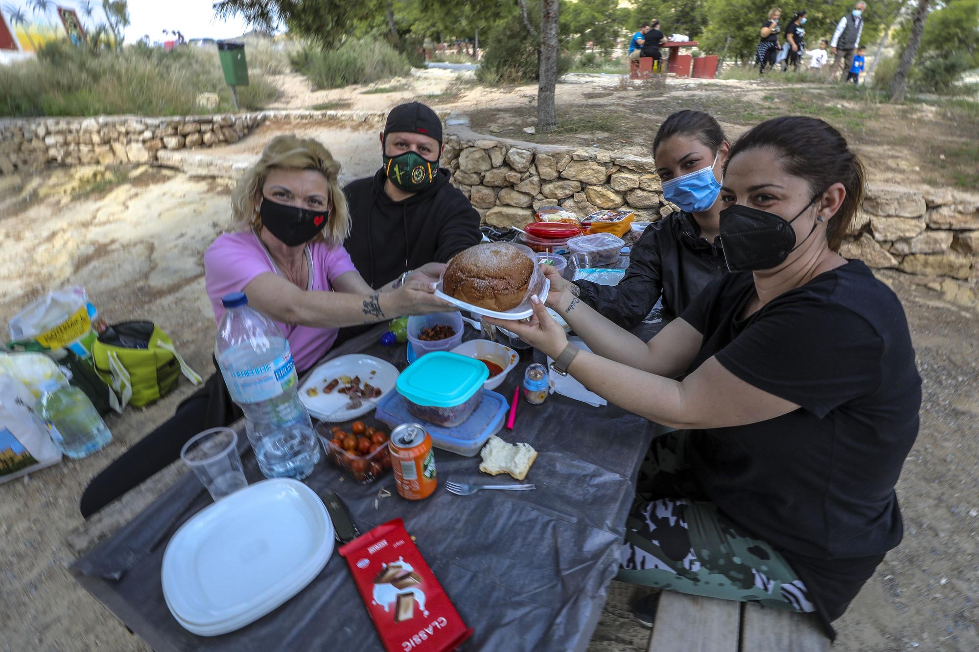 El Pantano de Elche sigue de moda en el Lunes de Mona