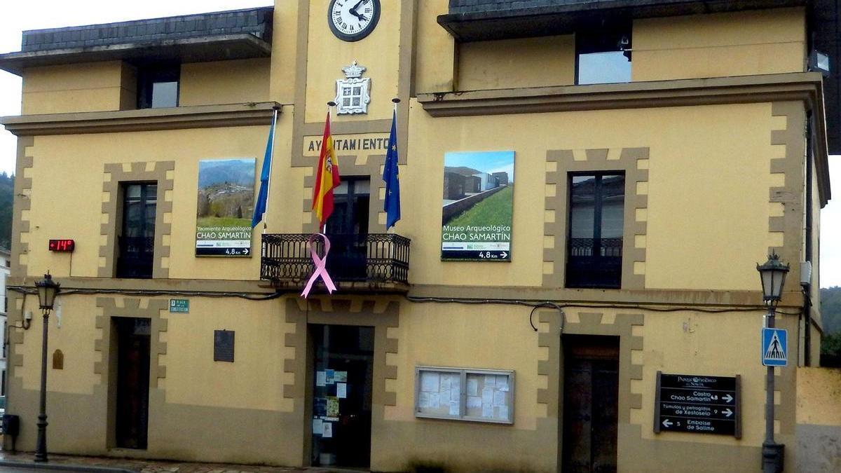 Fachada del Ayuntamiento de Grandas de Salime.