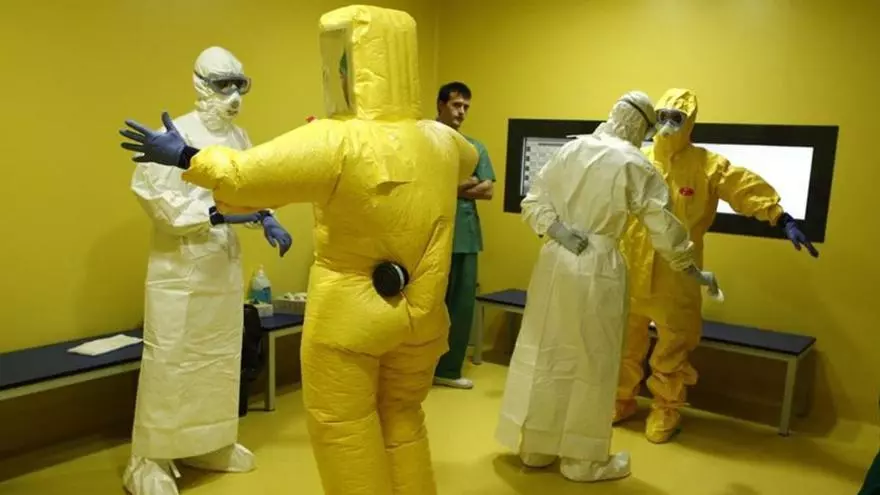 La planta 22 del Gómez Ulla: siete boxes de UCI, un laboratorio BSL-3 y cámaras de alta precisión que captan el iris del ojo