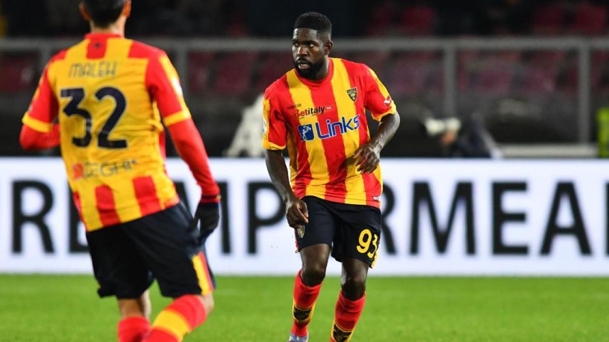 Umtiti durante un partido de Lecce