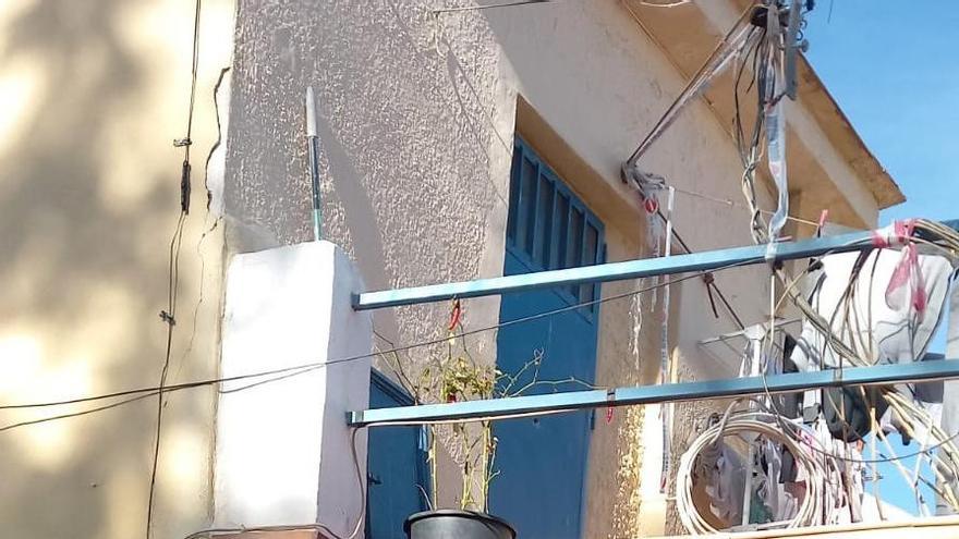 Maraña de cables eléctricos en Churriana