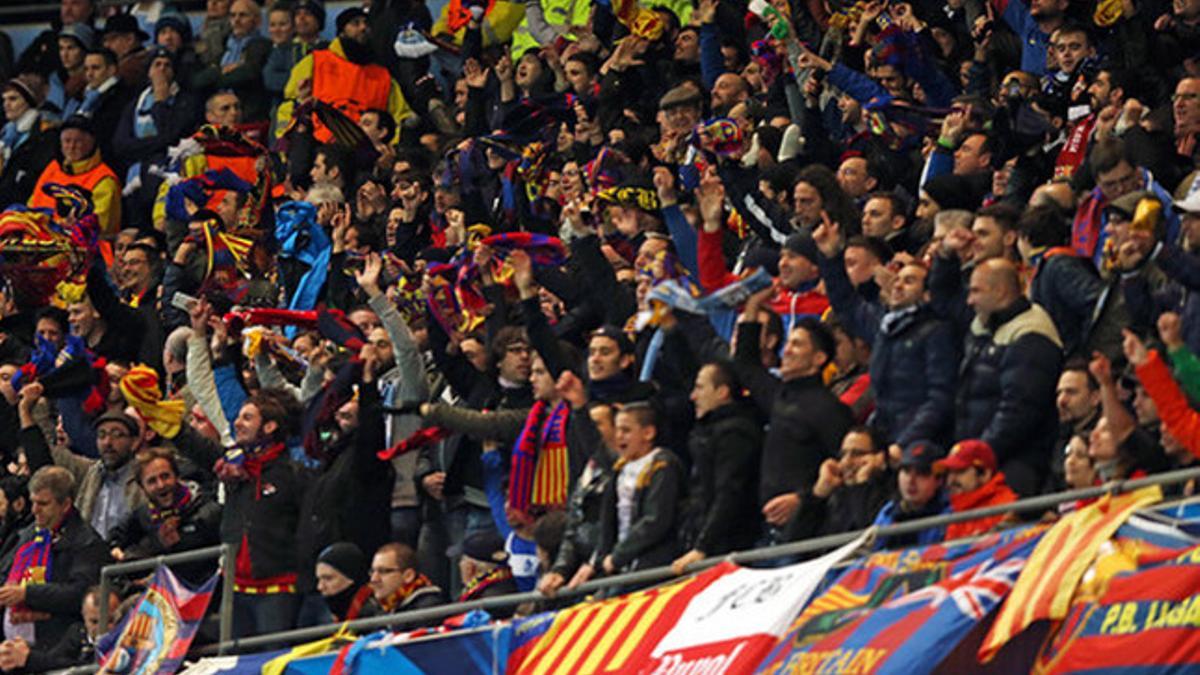 Aficionados del FC Barcelona en un partido de los blaugrana en Manchester en la Champions 2014-15