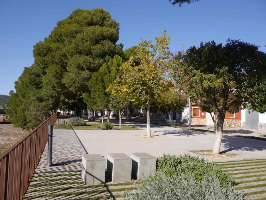 El parque central se ha remodelado íntegramente por primera vez en décadas y ha sido sufragado por una de las canteras de la zona.