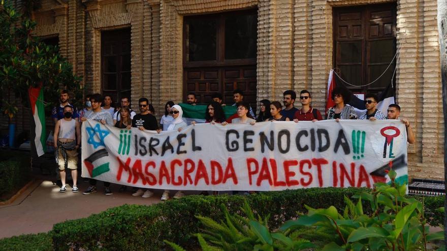 Juventud Córdoba por Palestina mantiene un encierro en Filosofía y Letras &quot;para que se ponga fin al genocidio&quot;