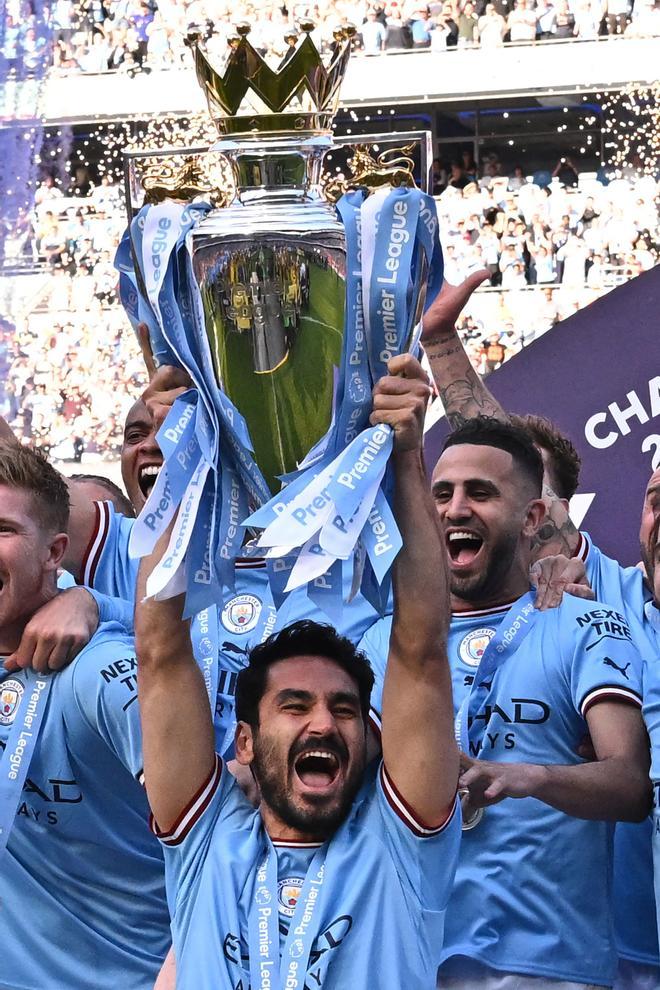 Así ha sido la loca celebración de la Premier League en el Etihad Stadium