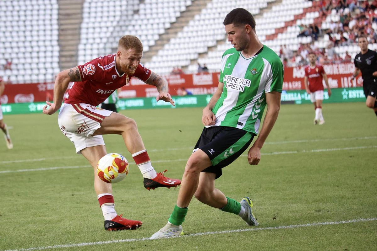 Las mejores imágenes del partido entre el Real Murcia y el Betis B