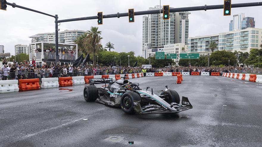 Puerto Rico es escenario de una exhibición de la Fórmula 1, gracias a Bad Bunny, Adidas y Mercedes