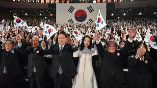 El bolso de lujo de la esposa del presidente agita la política en Corea del Sur