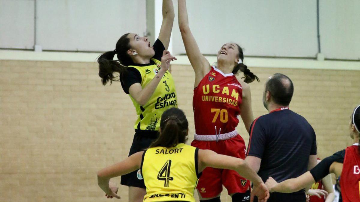 Jugadoras, entrenadoras, árbitras o directivas, la presencia femenina sigue en aumento.