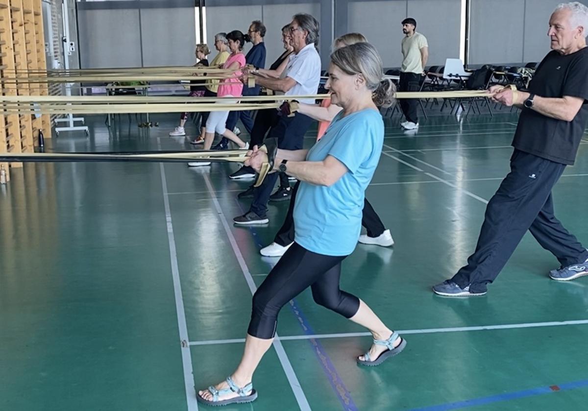 Grupo de personas mayores que han participado en los protocolos del ensayo clínico desarrollado por el Grupo de Investigación en Prevención y Salud en el Ejercicio y el Deporte.