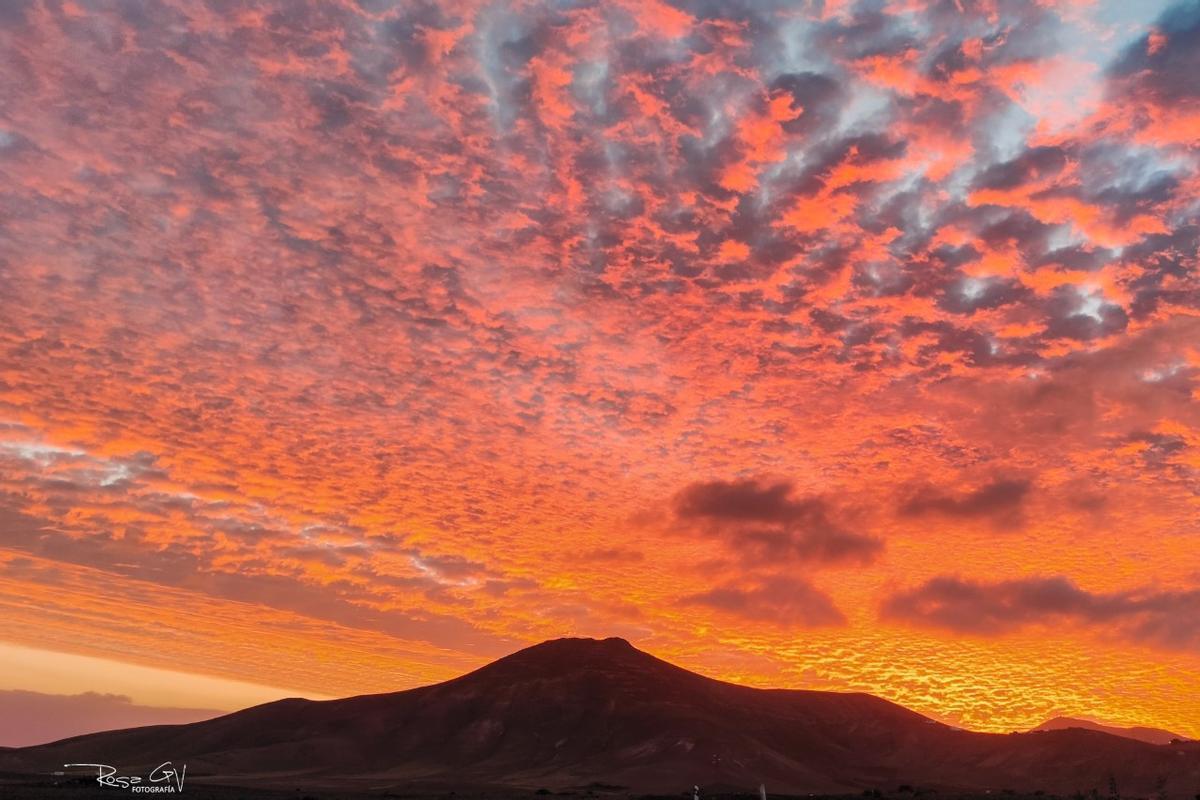 Atardecer en Lanzarote desde Lanzarote a Caballo con vistas a la Atalaya de Femés (Yaiza).