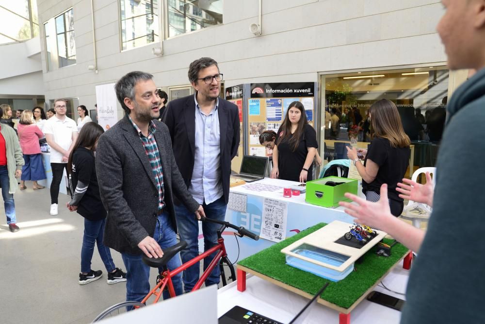 Estudiantes de ciclos formativos presentan sus proyectos de emprendimiento en el Fórum. Apuestan por el medio ambiente, el reciclaje y las nuevas tecnologías.