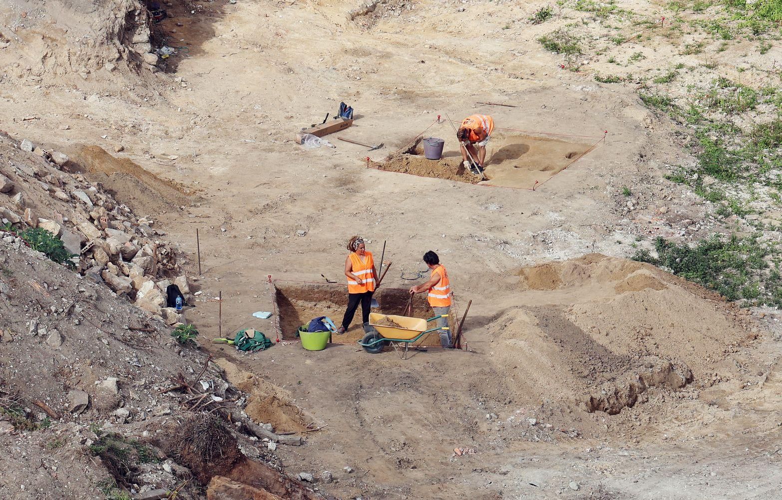 Trabajo arqueológicos y de urbanización en Barrio do Cura