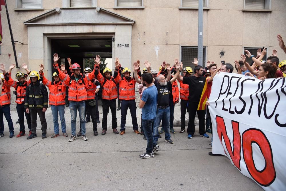 Multitudinària manifestació contra la violència a Manresa