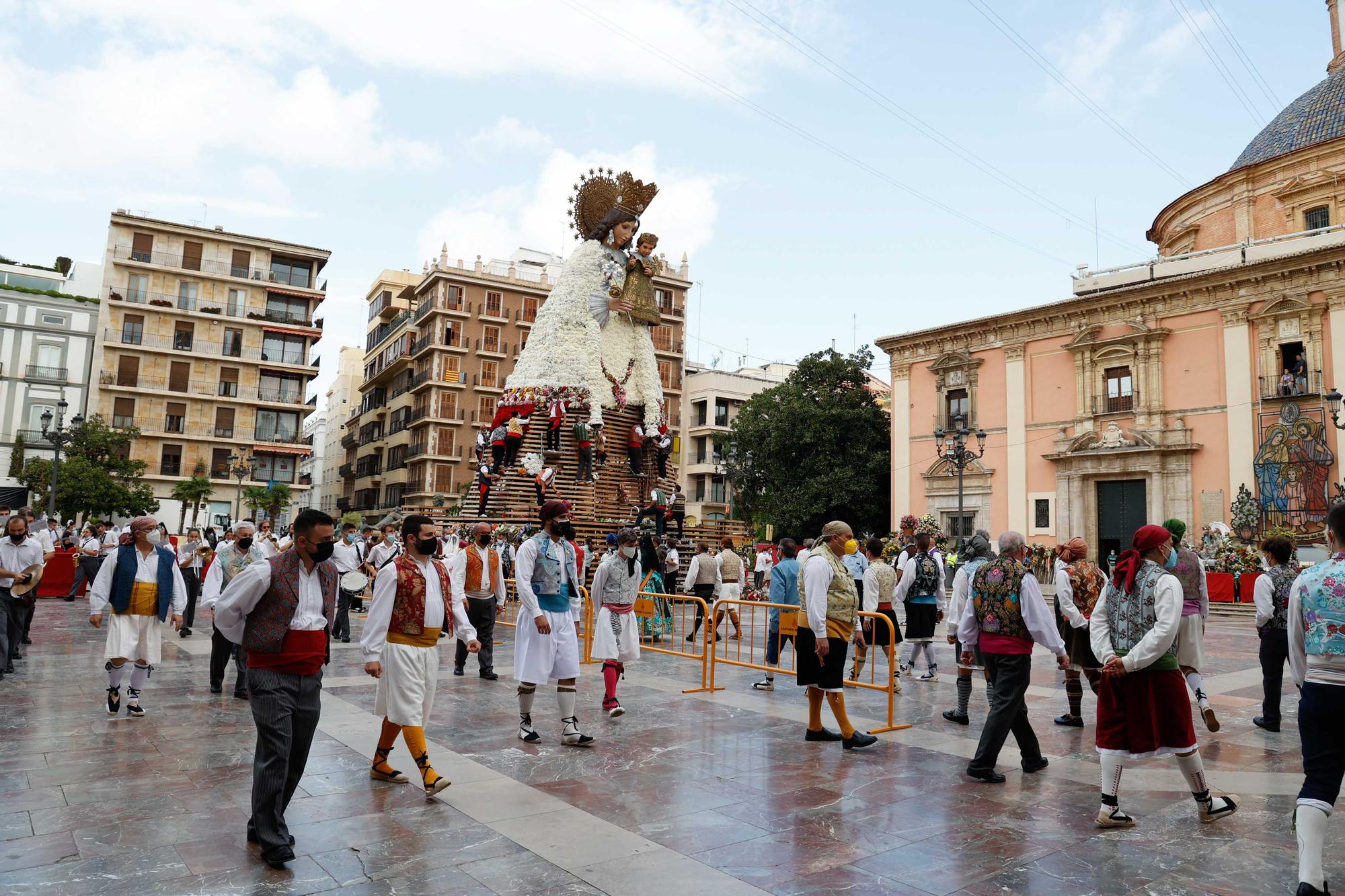 Búscate en el segundo día de Ofrenda por la calle Caballeros (entre las 17.00 y las 18.00 horas)