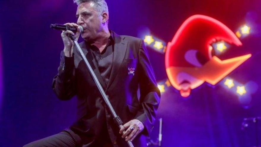 Loquillo humilla y se ríe de un trabajador de su último concierto