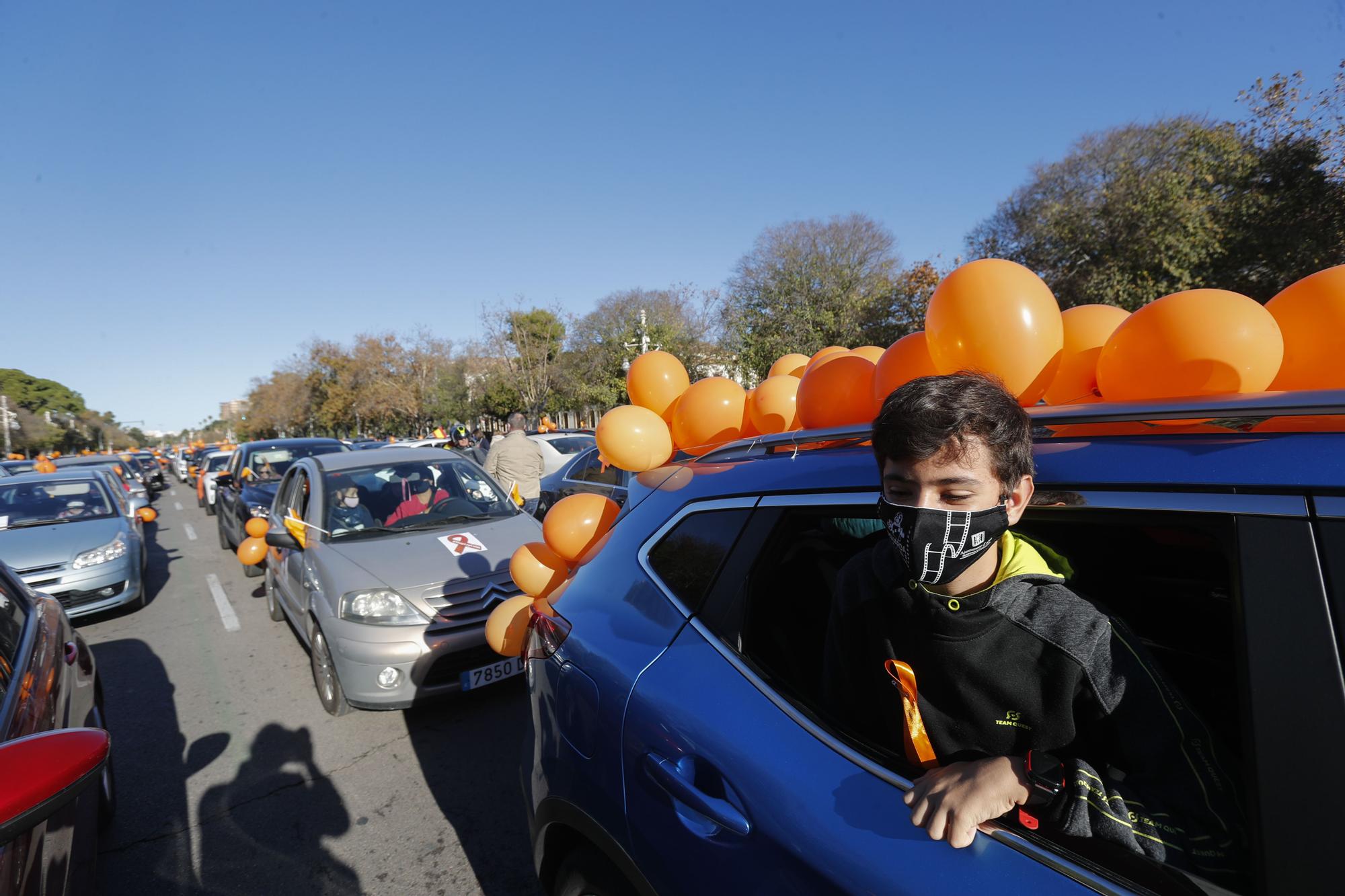Caravana de vehículos en protesta por el Ley Celaá en València