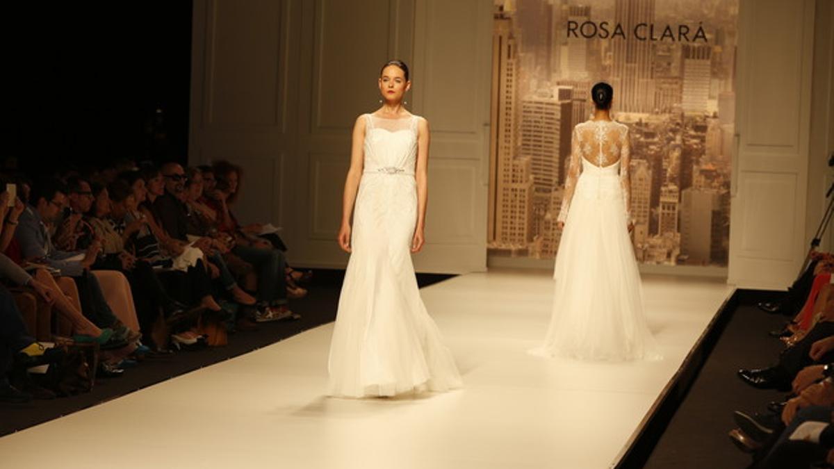 Desfile de Rosa Clará de este martes en la 'Barcelona Bridal Week',  en el marco de la Pasarela Gaudí Novias.