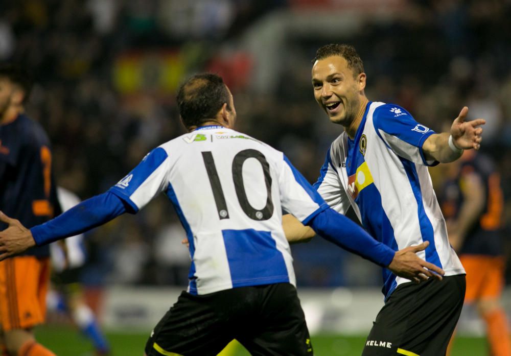 El Hércules remonta al Mestalla con goles de Pablo Íñiguez y Carlos Martínez