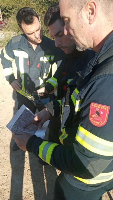 Así ha sido el rescate de los bomberos para localizar a la mujer desaparecida en Alicante