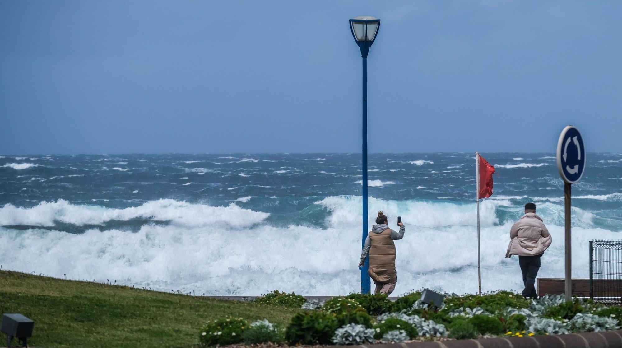 La borrasca Celia deja un temporal de viento y mar en Gran Canaria (14/02/2022)