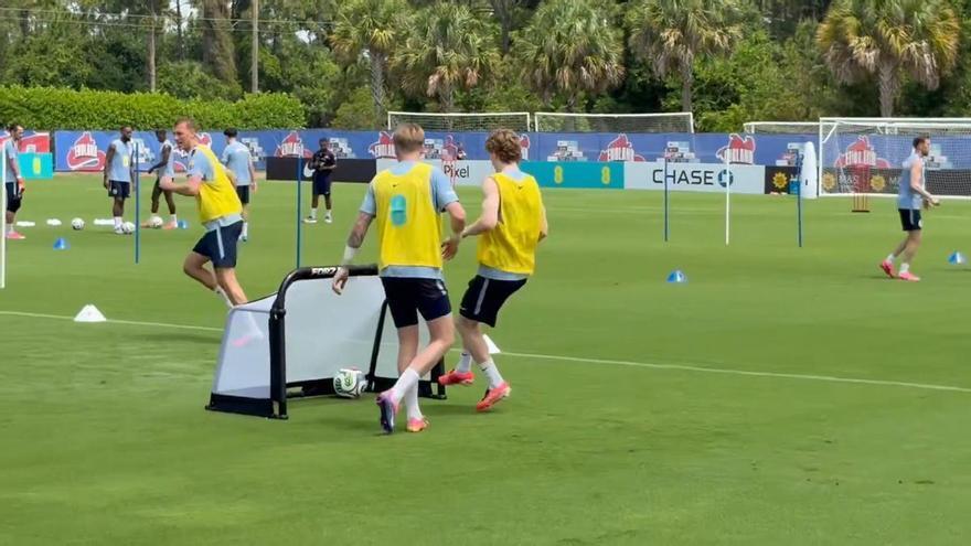 Dan Burn vacila a Gordon por su fichaje por el Barça: “¡Eso es tan Barcelona!”