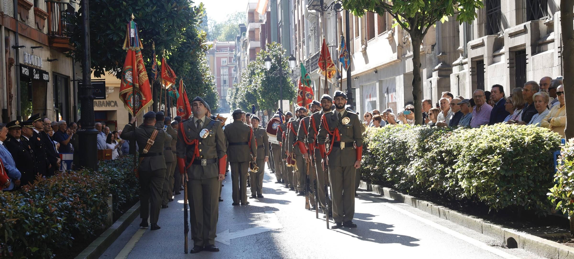 Parada militar en Oviedo para homenajear al Cabo Noval