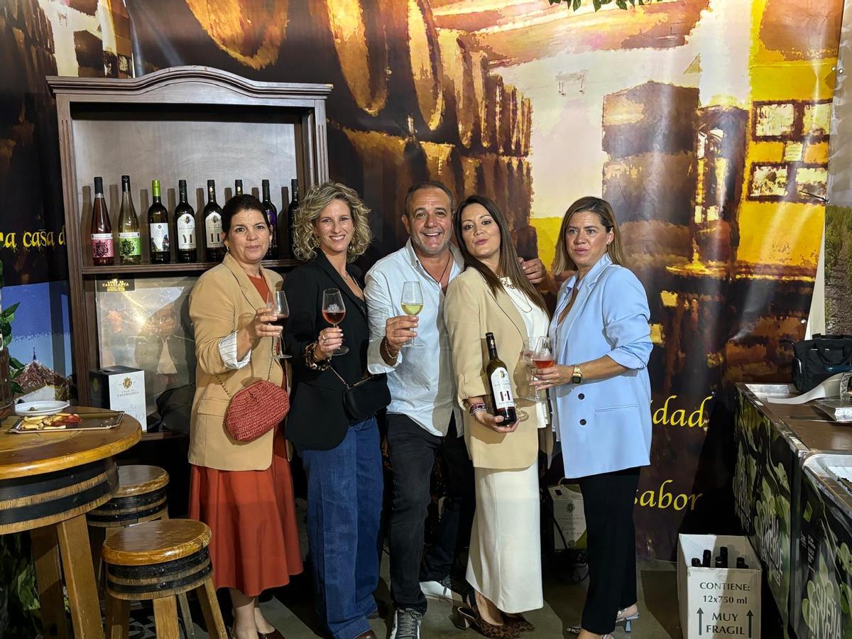 Grupo de amigas en la Cata de Vino de Moriles.