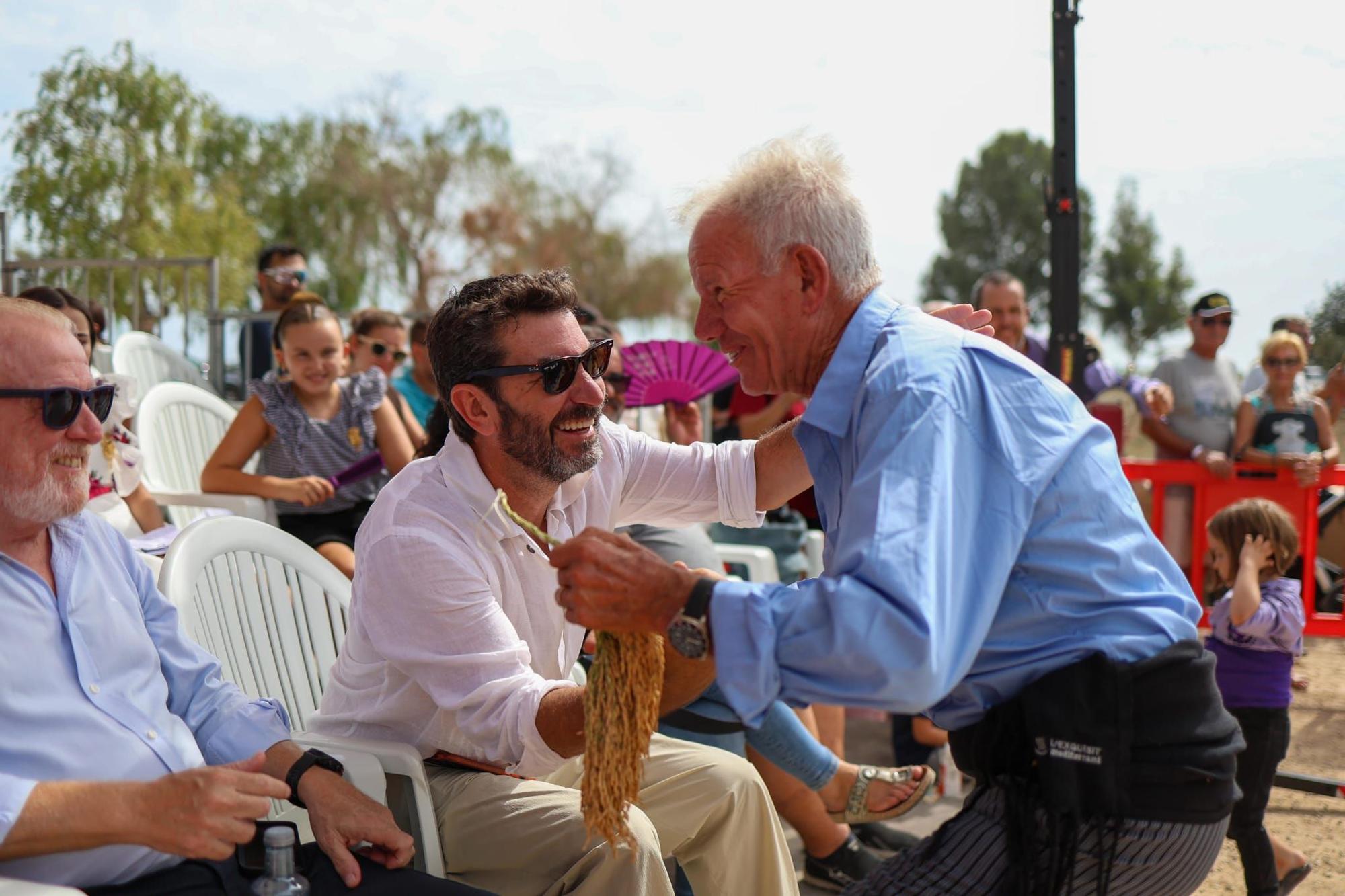 El puerto de Catarroja reúne a 5.000 personas en la Fiesta de la siega del arroz