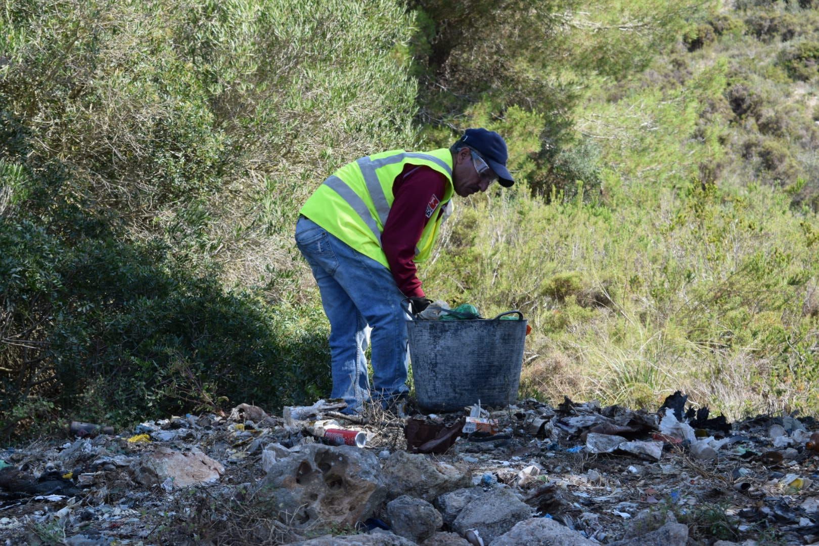 El ayuntamiento de Felanitx recoge veinte toneladas de basura en el vertedero ilegal