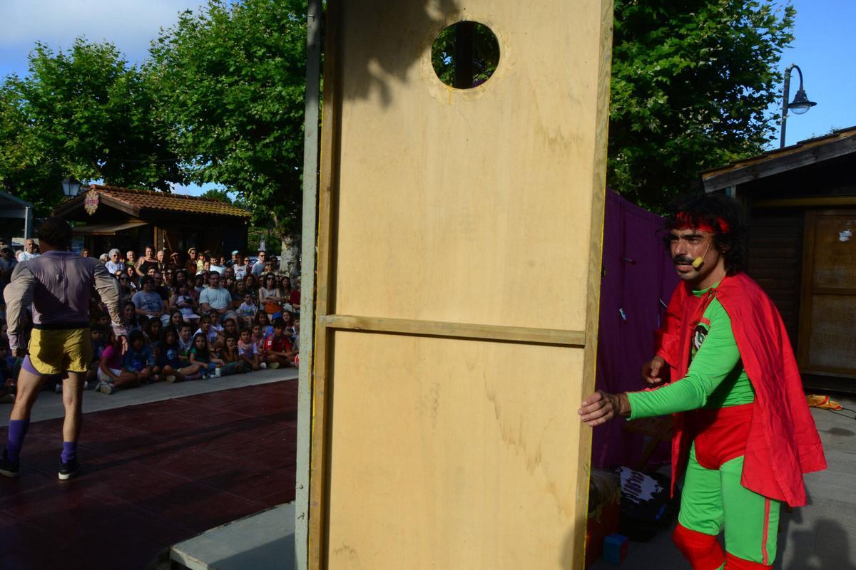 Teatro de calle y familiar con "Crunch 2", de Muu, y una performance sobre los 40 años de Teatro de Ningures.