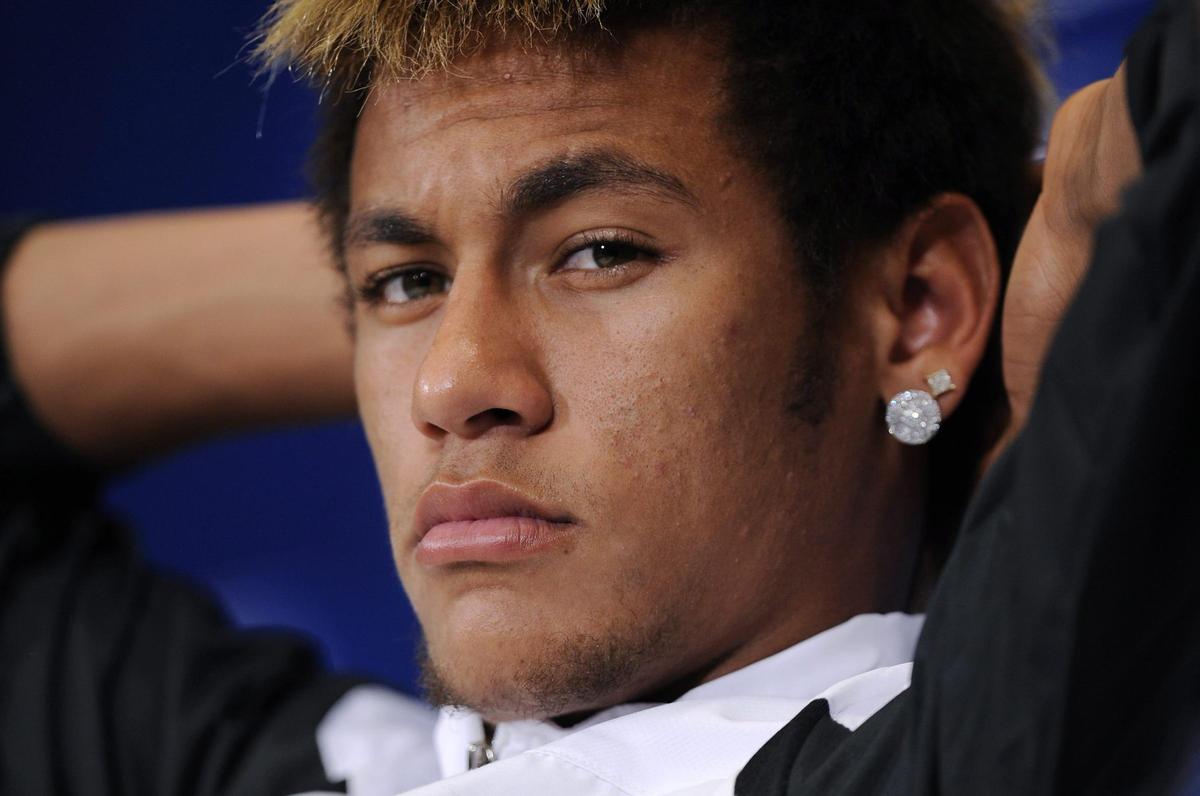 FRA05. NAGOYA (JAPÓN), 09/12/2011.- El jugador del Santos Neymar participa en una rueda de prensa hoy, viernes 9 de diciembre de 2011, en Nagoya (Japón) en el marco del Mundial de Clubes de la FIFA. EFE/FRANCK ROBICHON
