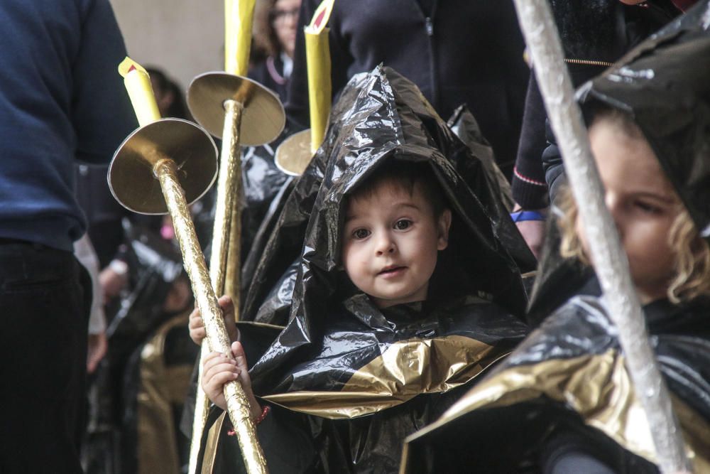 Los más pequeños celebran el Viernes de Dolores en Orihuela