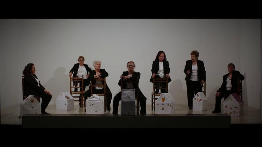 'Las Olas' lleva la historia del feminismo al escenario a través de mujeres del barrio cordobés de Las Margaritas