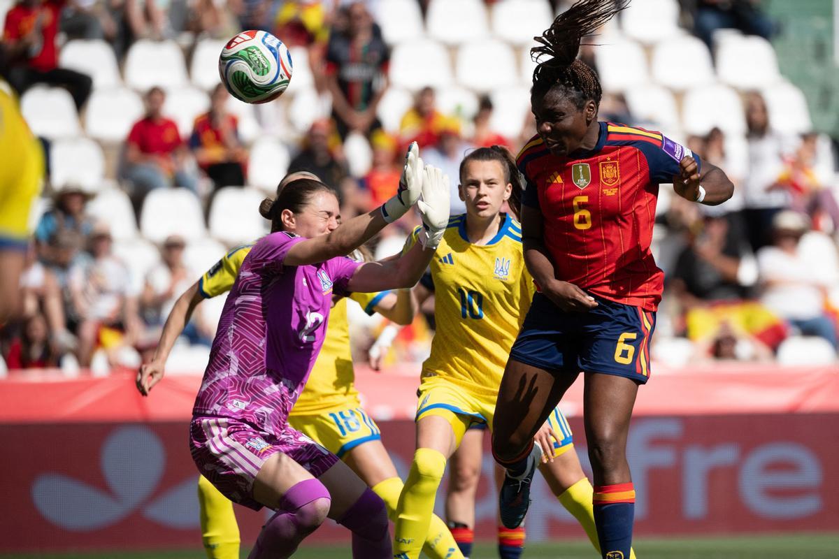 Partido de clasificación para la Copa Mundial Femenino entre España y Ucrania, en imagenes.
