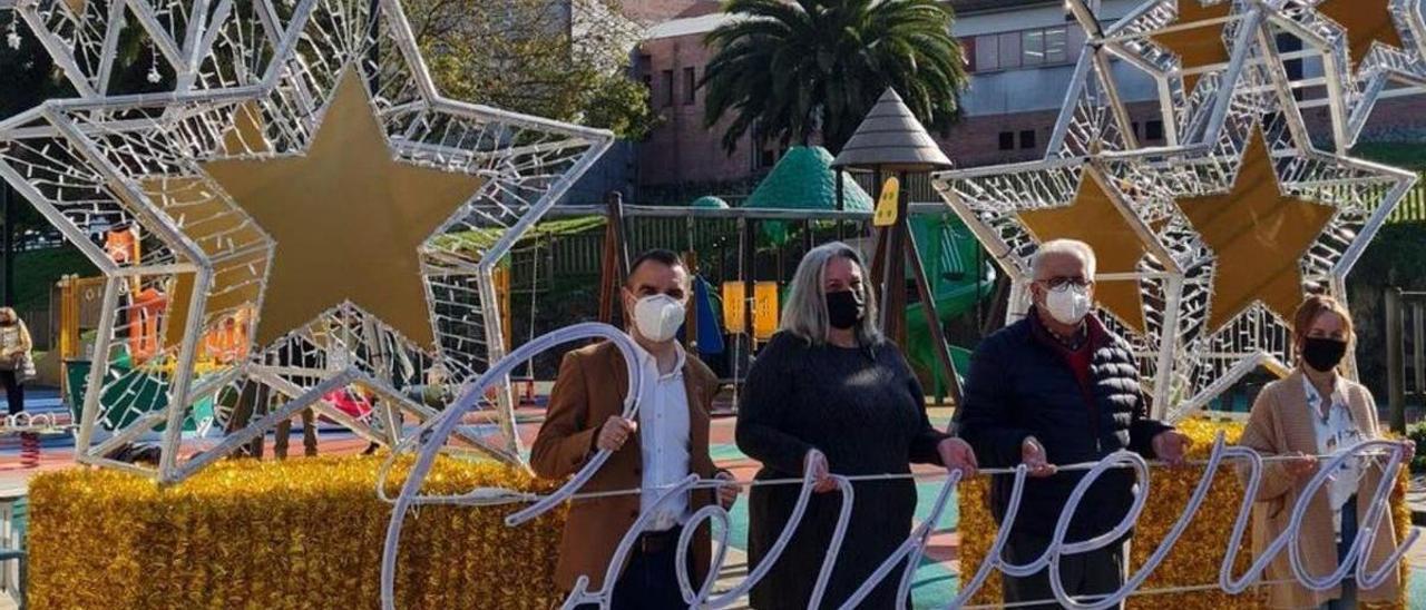 Iván Fernández, Ana Isabel Marcos, Rafael Alonso y Rocío Martínez, ayer, en la plaza de Los Maestros. | Ayuntamiento de Corvera