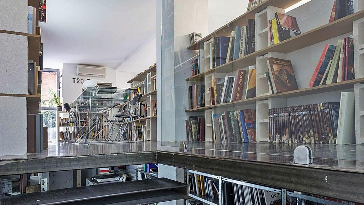 T20 inaugura una biblioteca con casi 3.000 referencias de arte contemporáneo