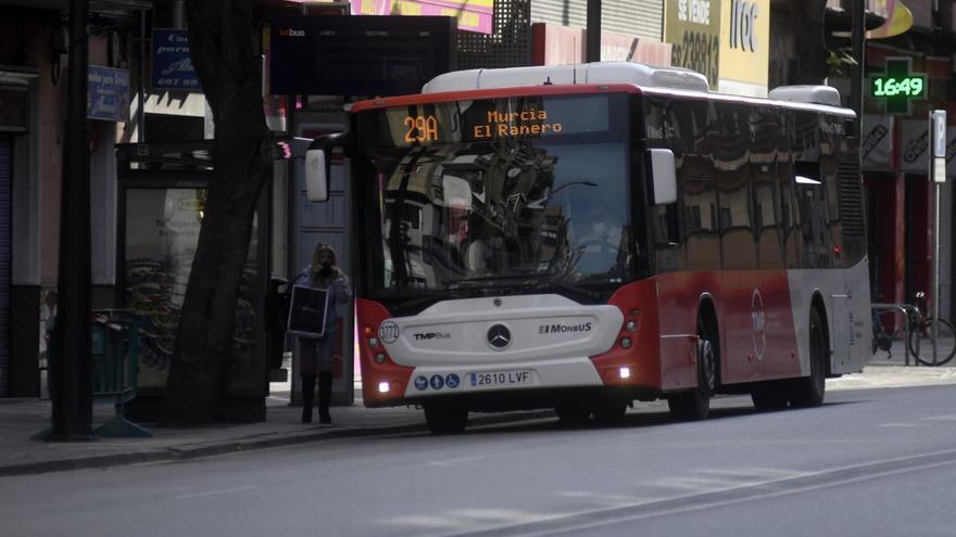 Monbus se encarga de las rutas del transporte colectivo entre Murcia y sus pedanías.  | L.O.