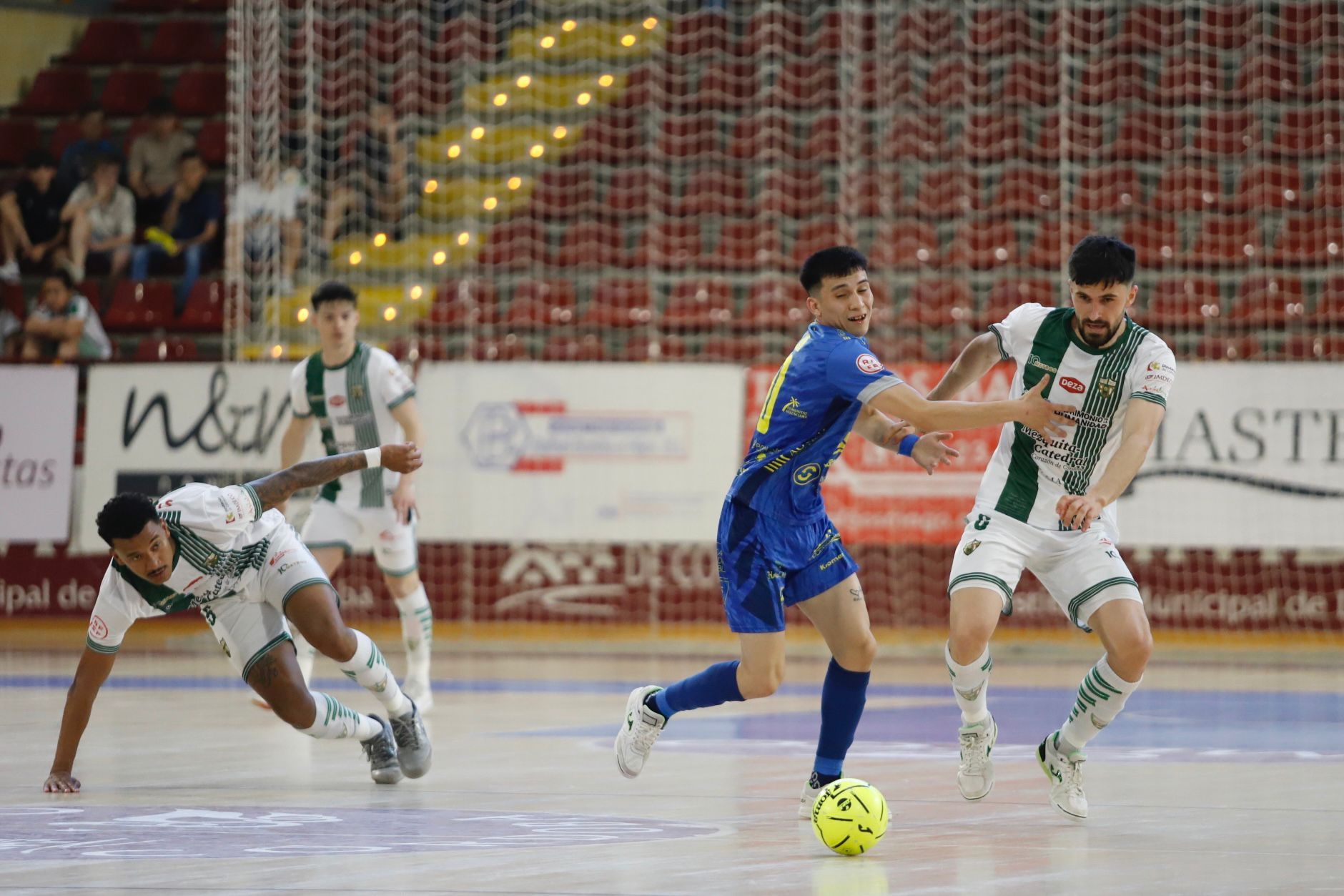 El Córdoba Futsal - Peñíscola en imágenes