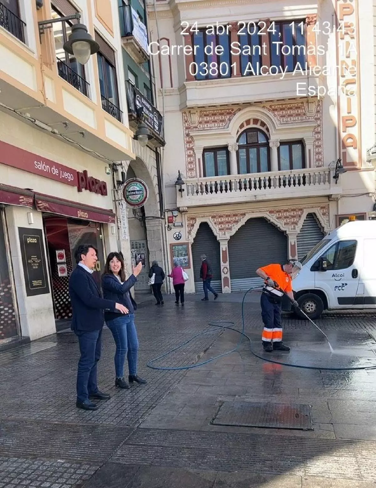 Alcoy intensifica la limpieza tras los Moros y Cristianos