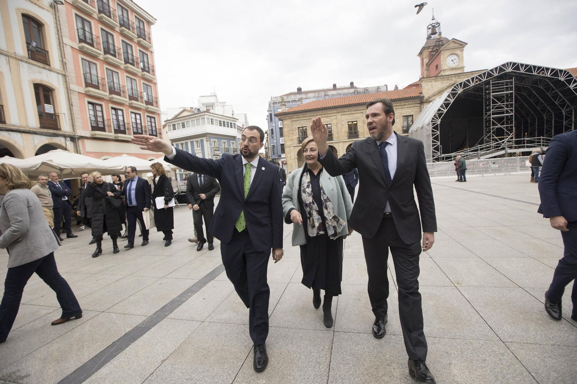 EN IMÁGENES: Así ha sido la visita a Avilés de Óscar Puente, ministro de Transportes y Movilidad Sostenible