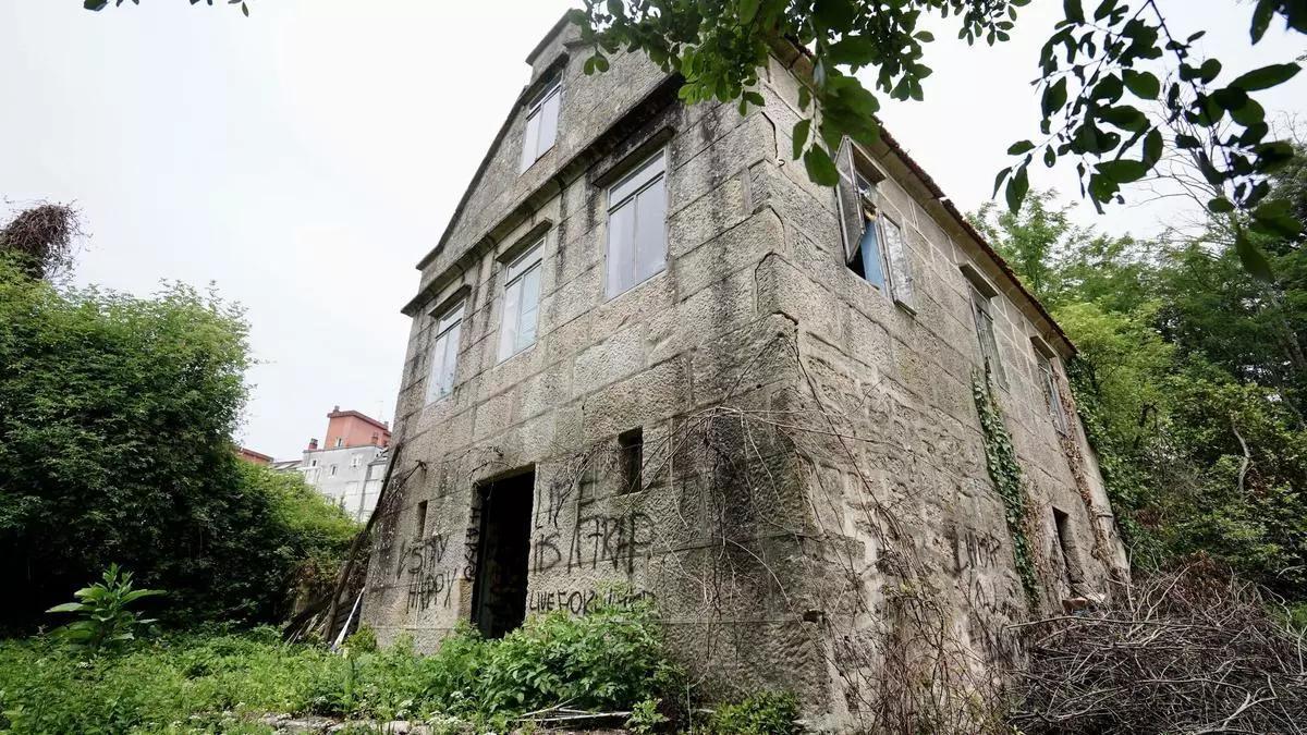 Imagen de archivo de una casa abandonada