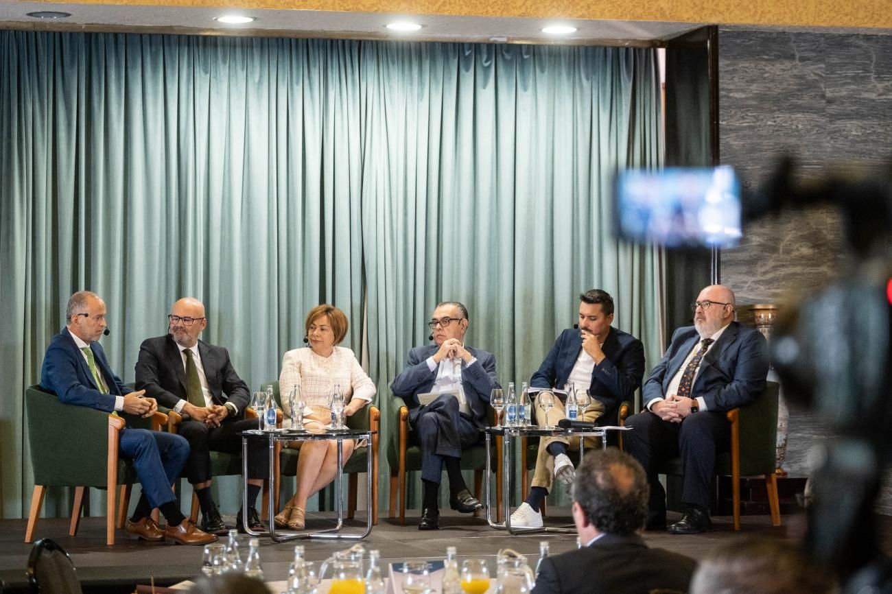 Foro 'El futuro de Canarias' 60 años de Cajasiete