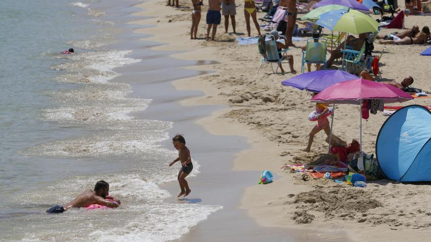 Una playa de Magaluf, este domingo