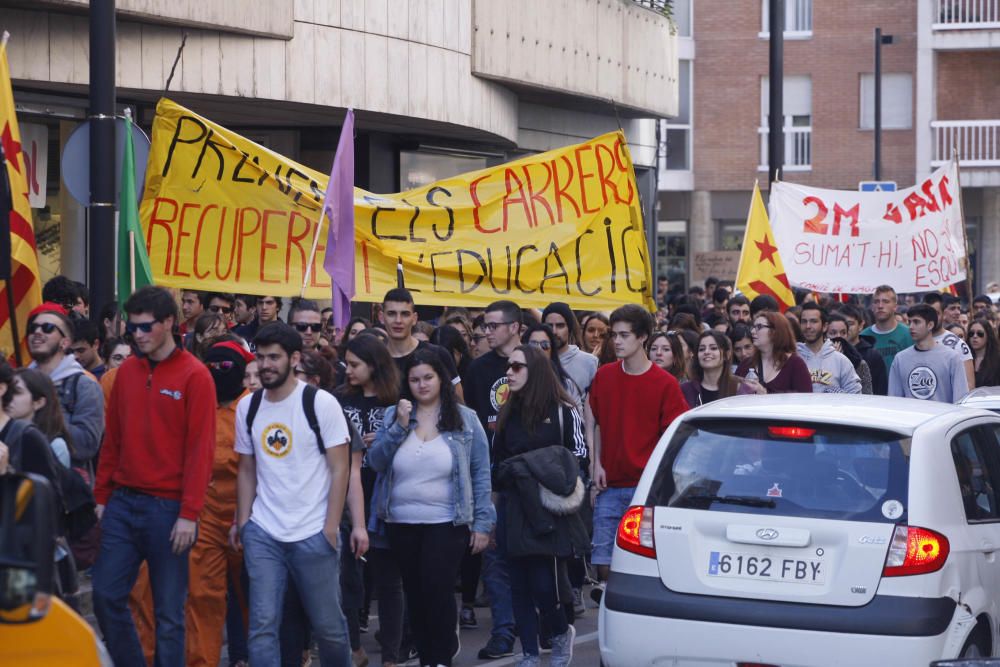 Vaga d'estudiants per demanar la rebaixa de les taxes a Girona