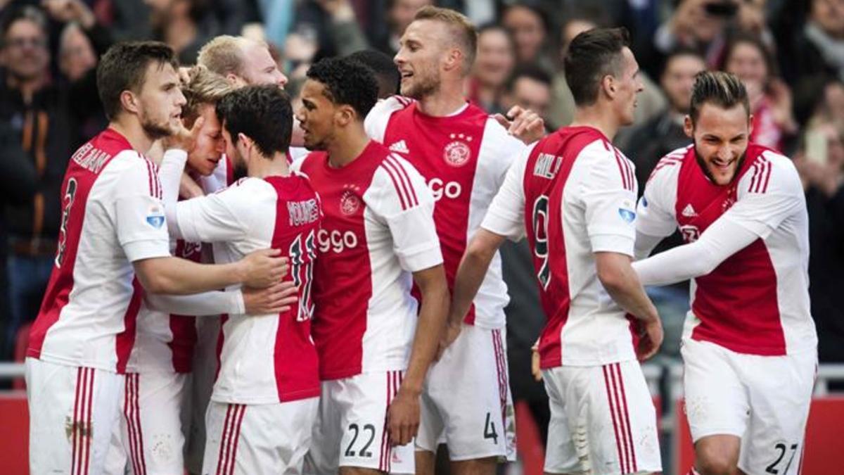 El Ajax no falló y sigue empatado a puntos con el PSV