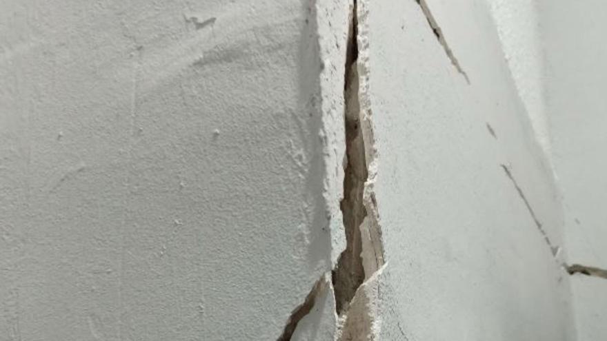 El Ayuntamiento de Elche inspecciona de urgencia todo el barrio de San Antón en busca de nuevas grietas