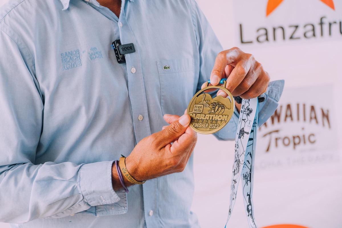 Detalle de la medalla de la Font Vella Lanzarote International Marathon.