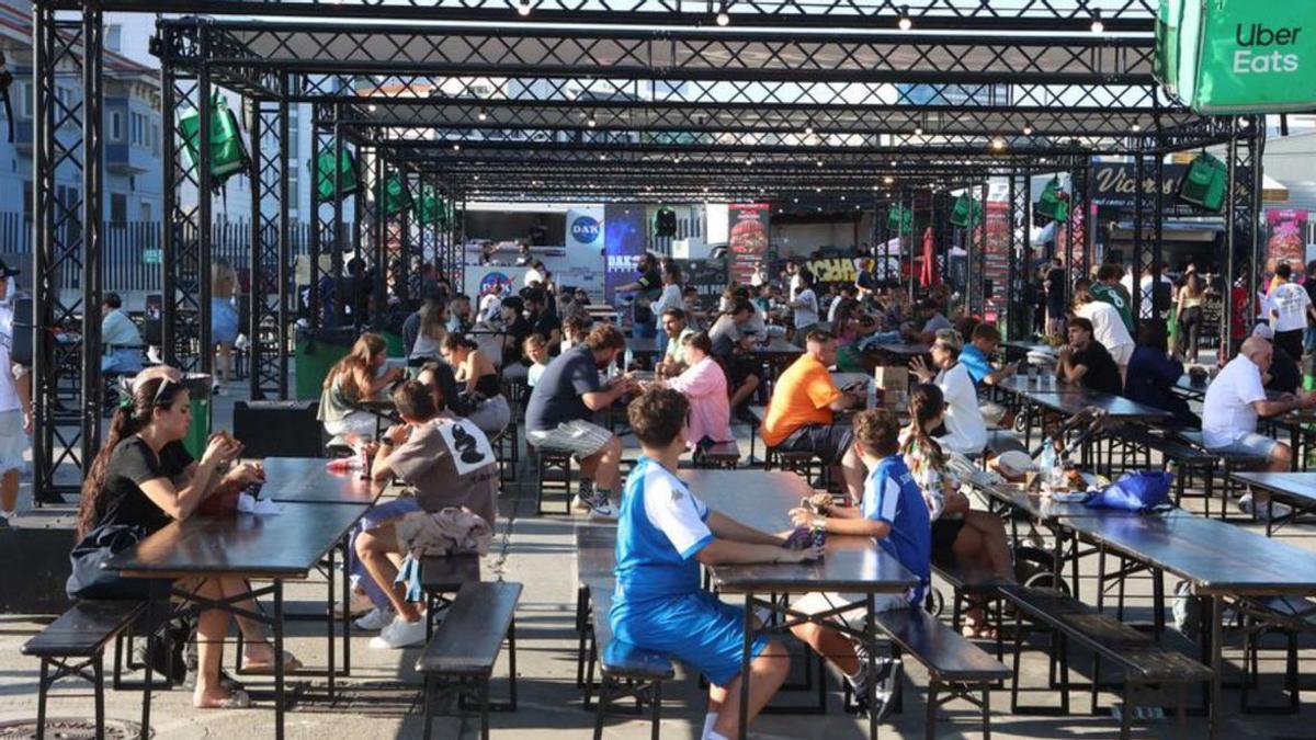 Festival de hamburguesas.