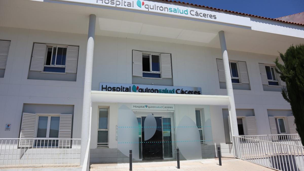 Fachada del Hospital Quirónsalud Cáceres.